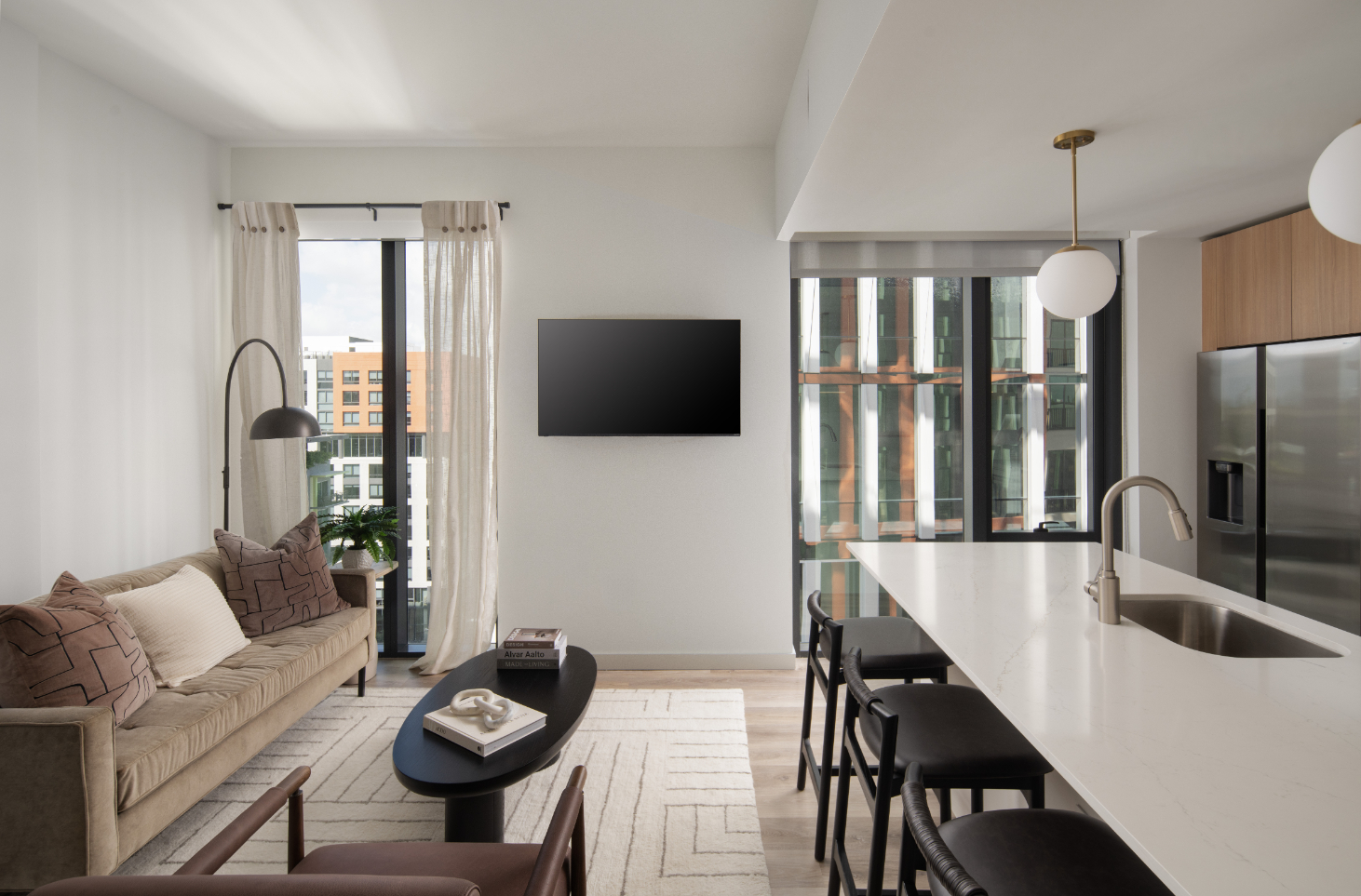 Wynwood Plaza Kitchen and Living